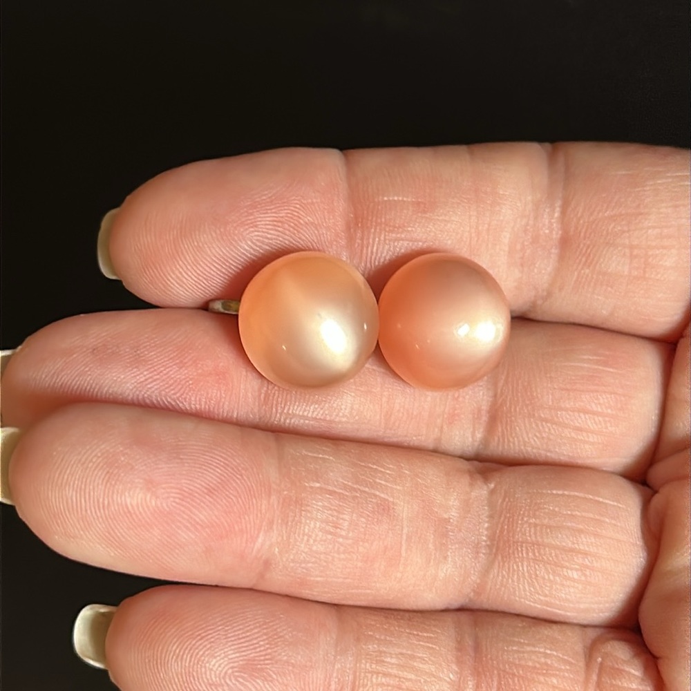 Moonstone style vintage screw back earrings - coral color - Picture 4 of 6